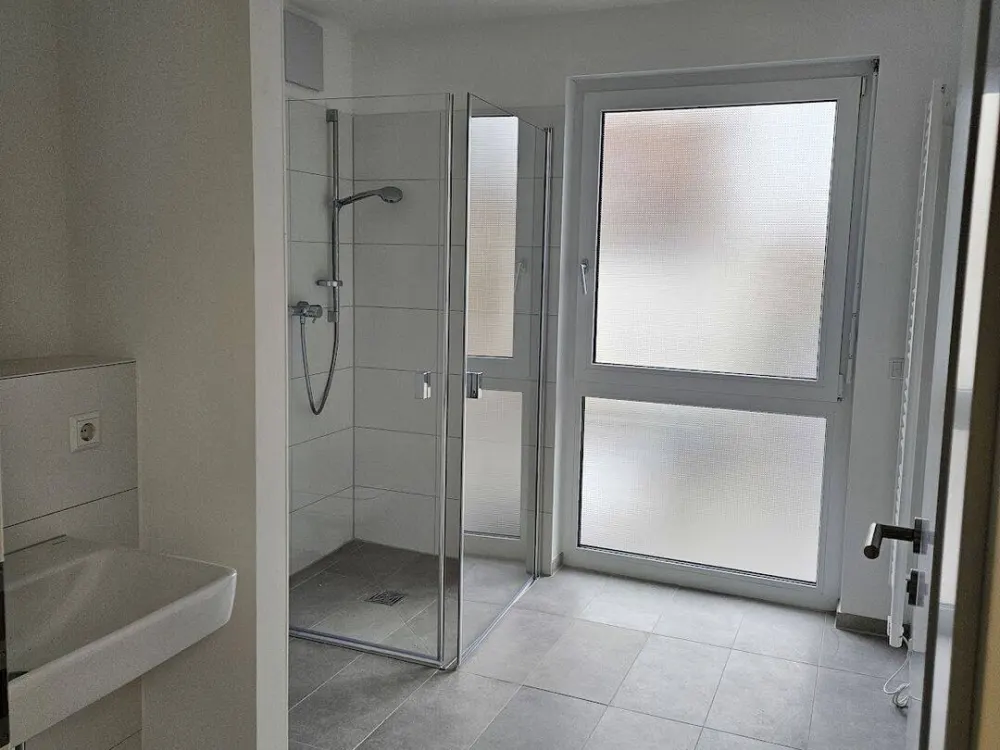 Mit Chick und Charme + 2 Monate mietfrei! Neubau-Ausstattung, Balkon, Einbauküche, Tageslichtbad