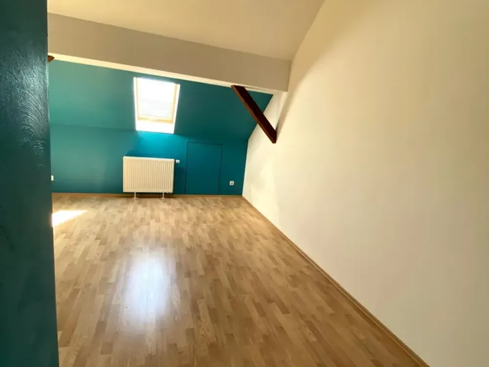 Attractive 5-Room Maisonette Apartment with High-Quality Interior in Stutensee-Blankenloch