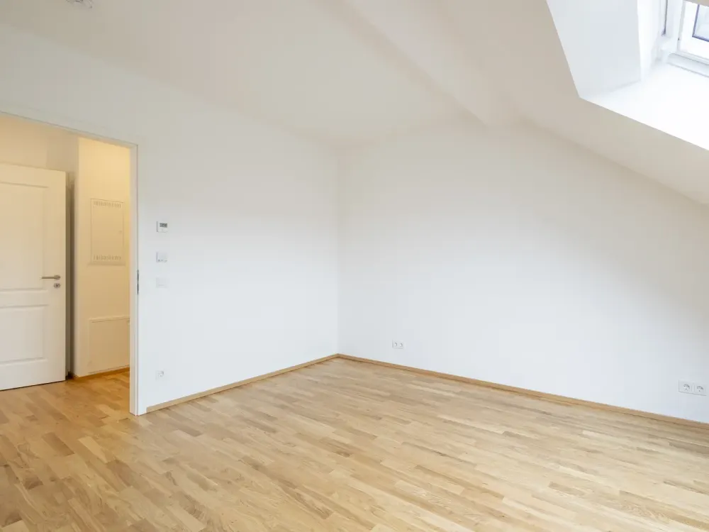 Hochwertig sanierte Wohnung mit Einbauküche und Dachterrasse, Erstbezug nach Sanierung, WE11