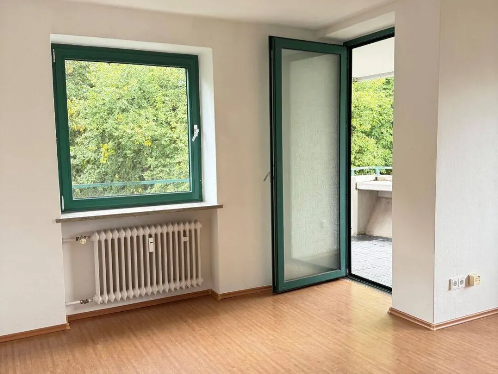 Cozy 2-Room Apartment with Balcony in Munich