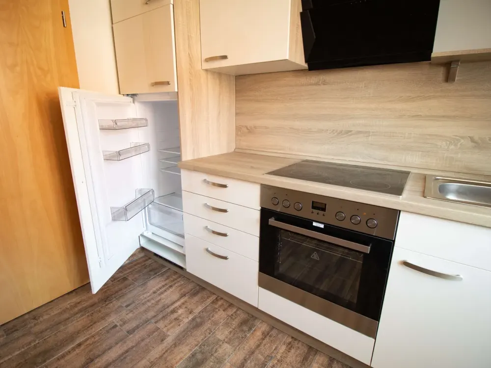 Unbedingt ansehen!!! Top 2 Raumwohnung mit Einbauküche in grüner Lage