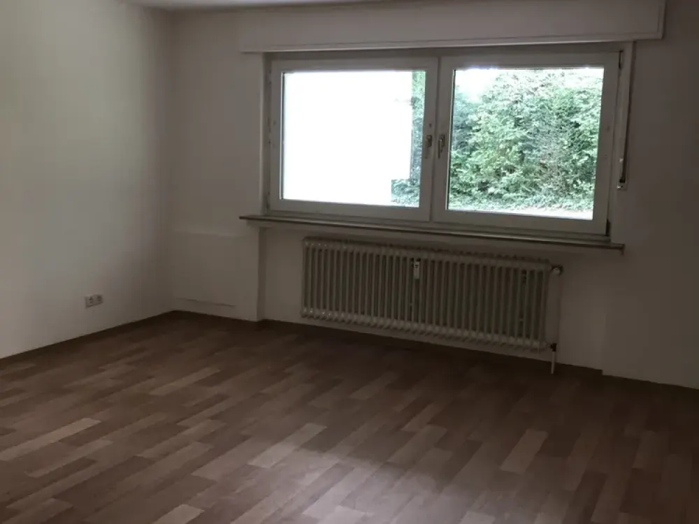 "Kleine Souterrain Wohnung, in beliebter Lage am Boloh zu vermieten"