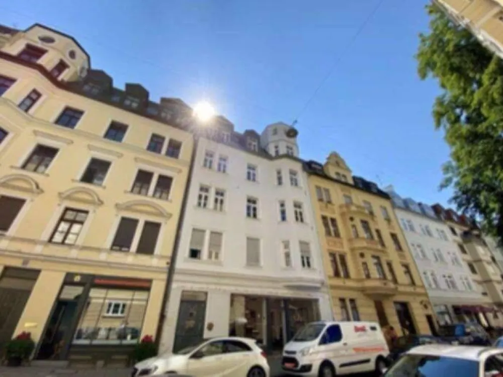 3 Zimmer Altbauwohnung in begehrter Lage im Lehel !