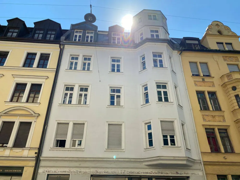 3 Zimmer Altbauwohnung in begehrter Lage im Lehel !