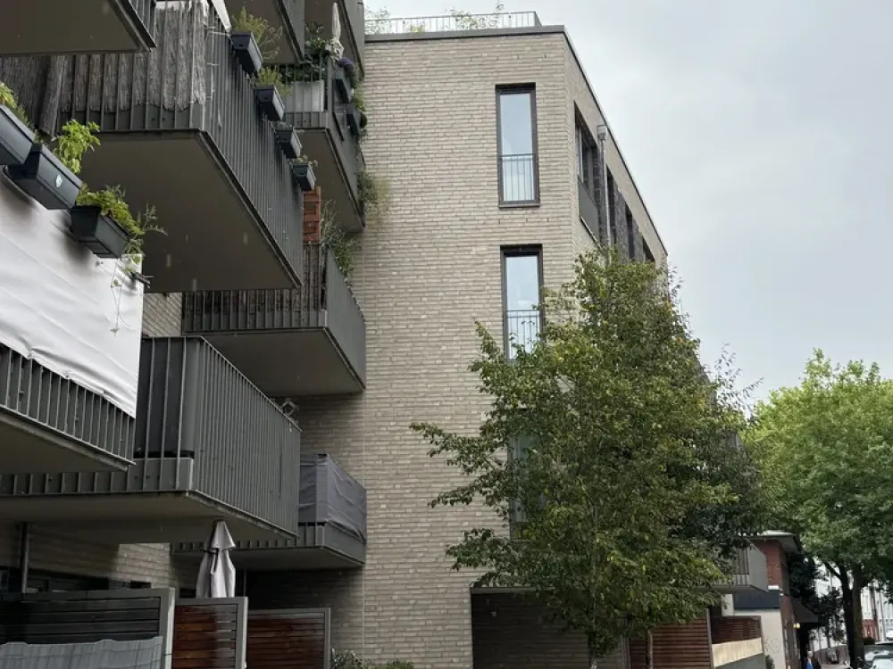 Exklusive, hochwertige 4-Zi. im urbanen Bahrenfeld. 2 Bäder,gr. Balkon, TG m. Wallbox, nah zum ÖPNV.