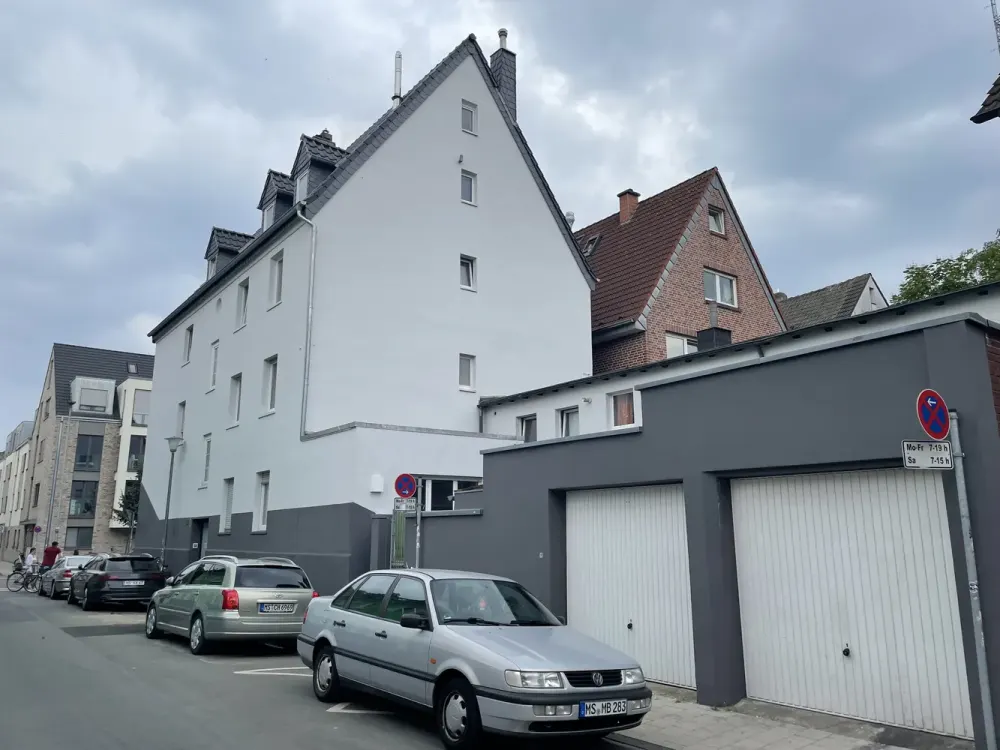 HAFEN: cozy 4-room apartment in prime location suitable for 3-person shared flat
