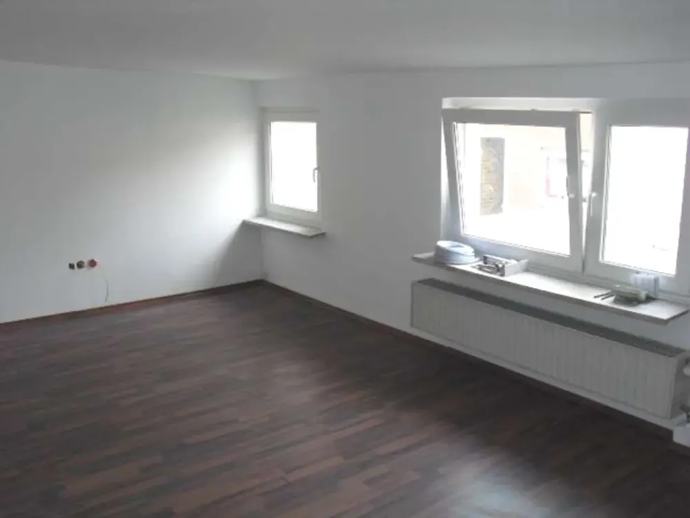 HAFEN: cozy 4-room apartment in prime location suitable for 3-person shared flat