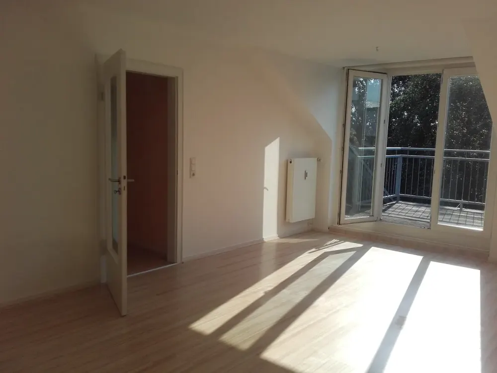 Schöne 3-Zimmerwohnung mit Balkon und Blick ins Grüne + Garage