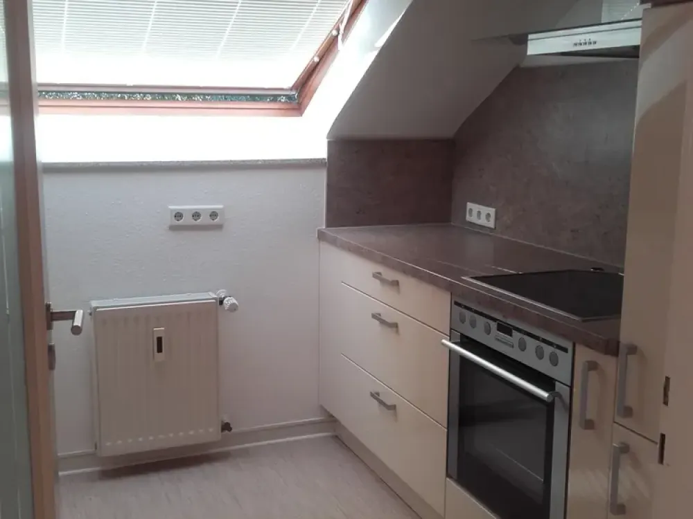 Schöne 3-Zimmerwohnung mit Balkon und Blick ins Grüne + Garage