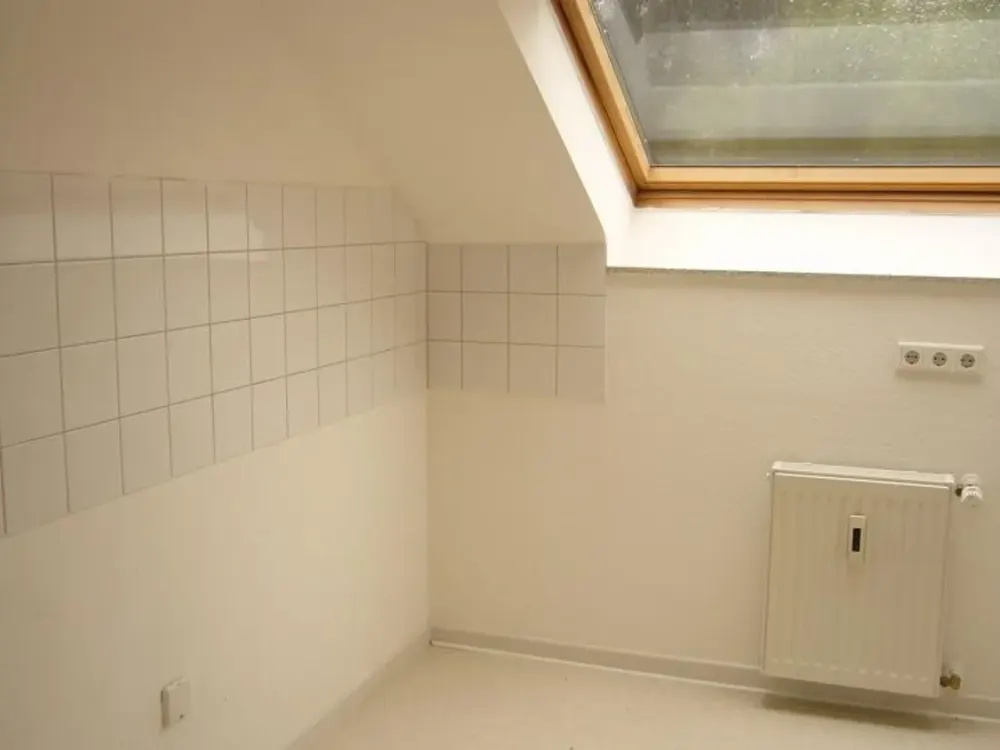 Schöne 3-Zimmerwohnung mit Balkon und Blick ins Grüne + Garage