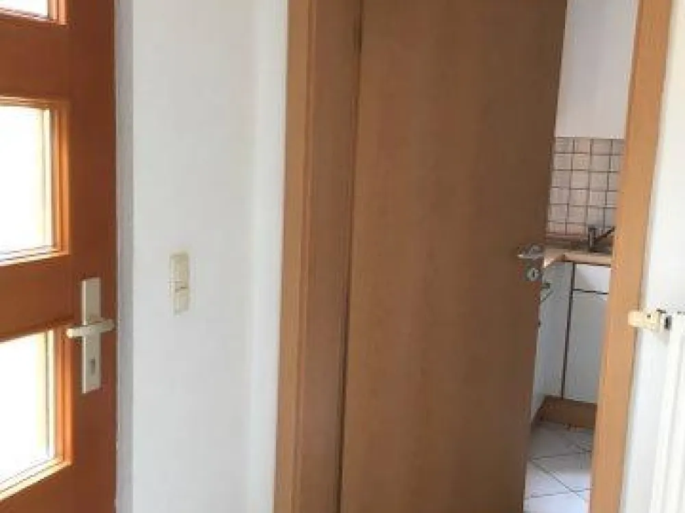 Souterrainwohnung in gepflegtem Einfamilienhaus