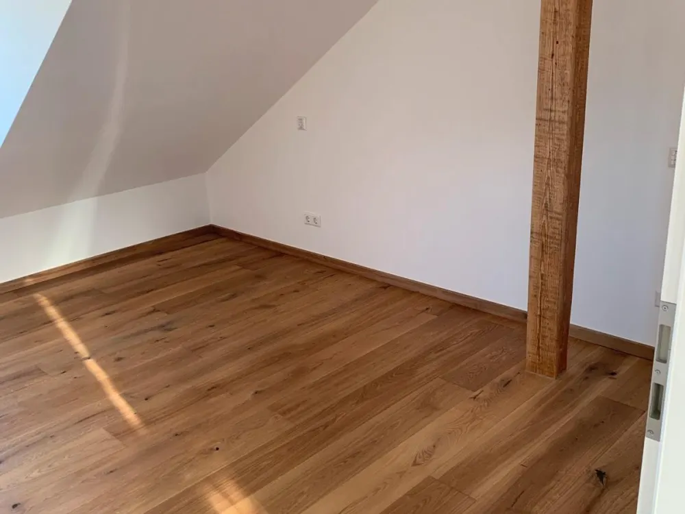 Wunderschöne moderne DG 2 Zimmer Wohnung