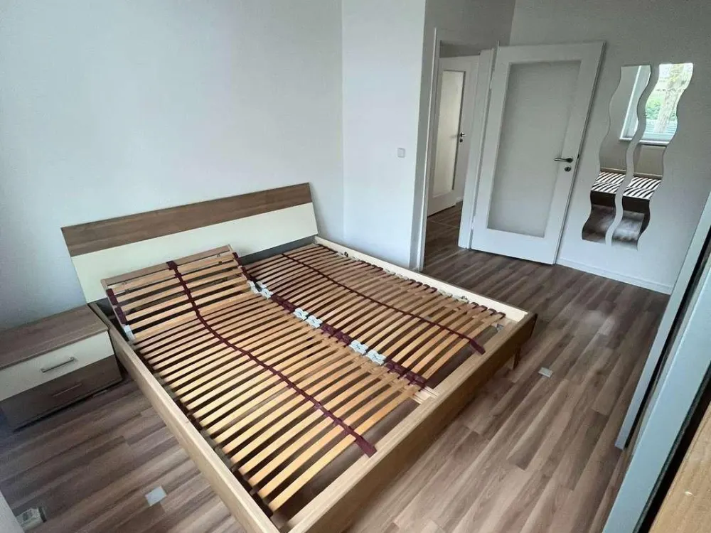 Zentrale 3-Zimmer Wohnung mit neuem Badezimmer