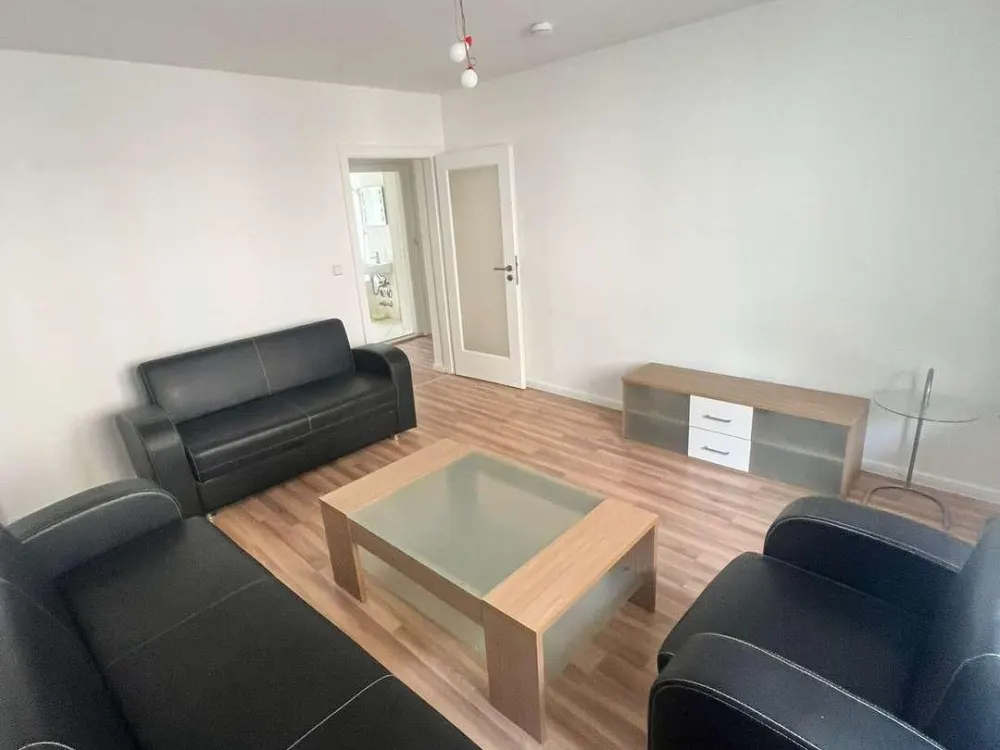 Zentrale 3-Zimmer Wohnung mit neuem Badezimmer