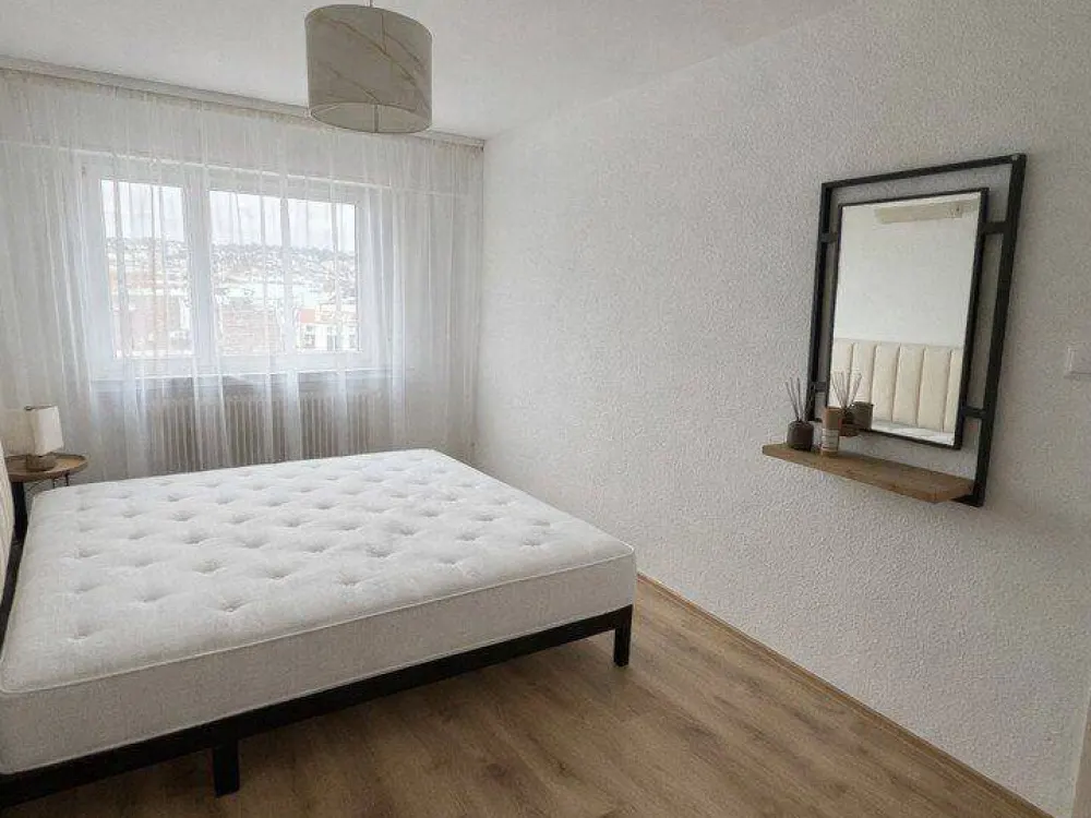 Hochwertig renovierte 2,5-Zimmer-Wohnung mit Panorama-Blick - Stuttgart Mitte