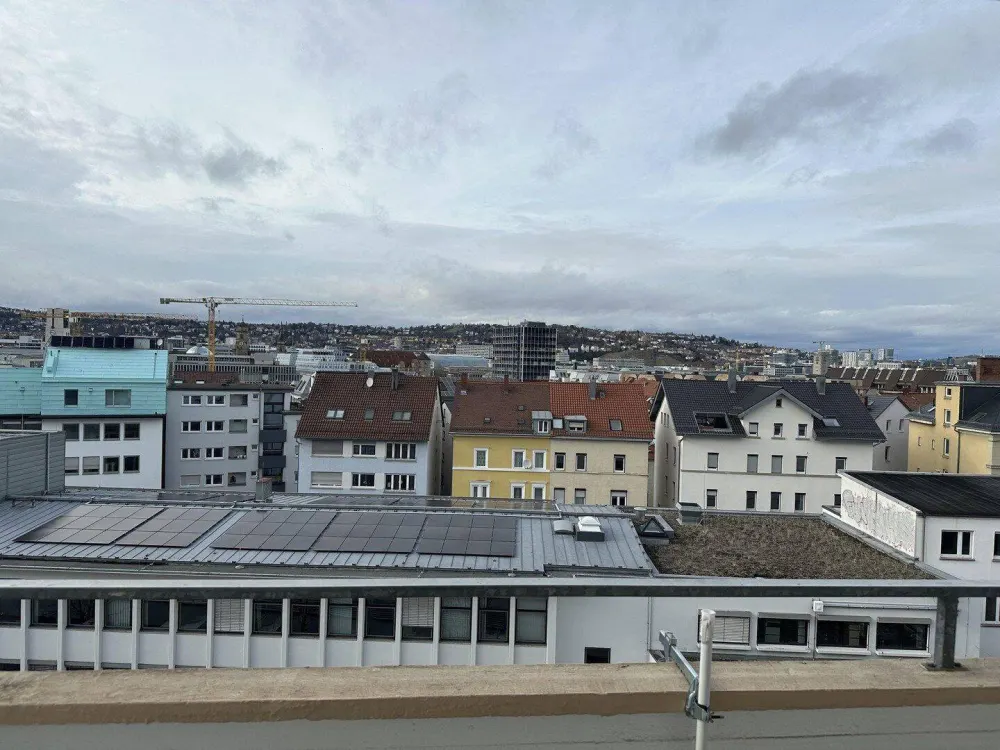 Hochwertig renovierte 2,5-Zimmer-Wohnung mit Panorama-Blick - Stuttgart Mitte