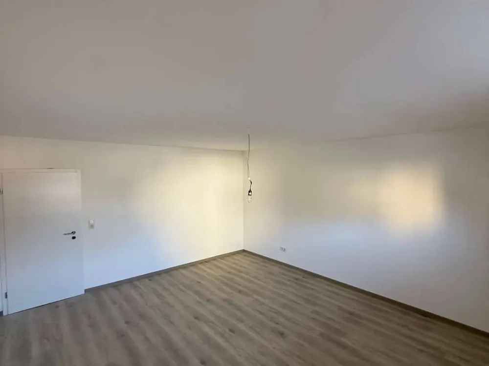 Teilsanierte 3-Zimmer-Wohnung mit guter Anbindung in Nürnberg