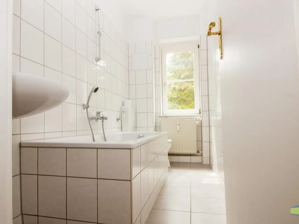 Schicke 2 Zimmer Wohnung im Waldstraßenviertel; Tageslichtbad, Laminat
