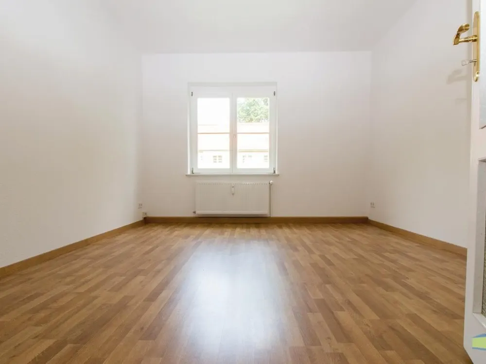 Schicke 2 Zimmer Wohnung im Waldstraßenviertel; Tageslichtbad, Laminat