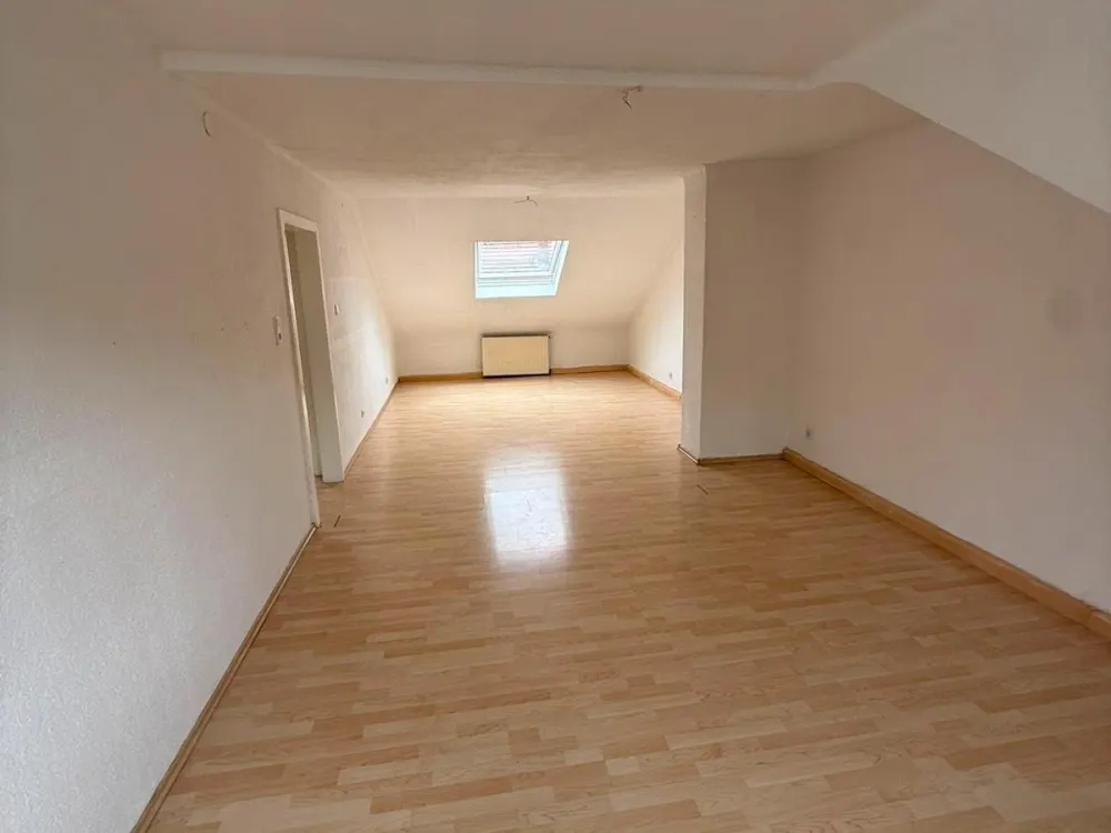 Völkingen: 86 m² Dachgeschosswohnung