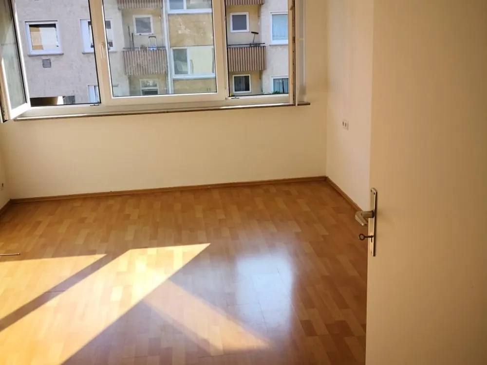 3-Zimmer-Wohnung in Stuttgart-Hedelfingen mit Balkon & Garage