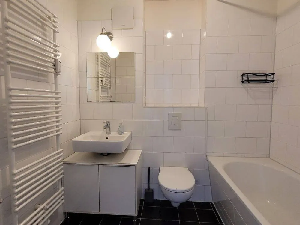 Dachgeschosswohnung mit Balkon und Badewanne sucht kleine Familie zur Miete