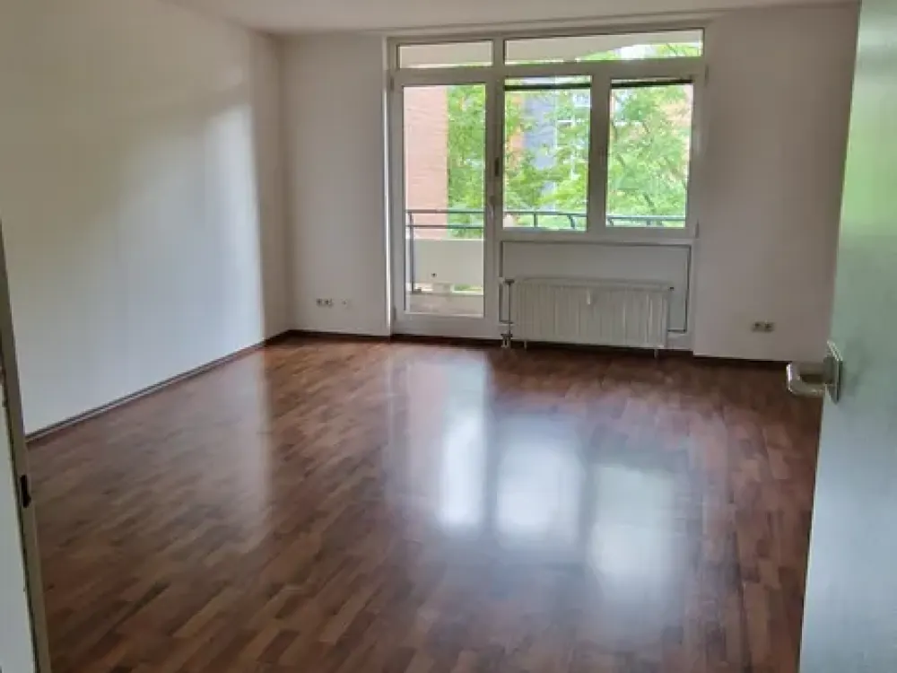 Schöne 3,5 Zimmer Wohnung in zentraler Lage (2 Badezimmer im Jahr 2016 modernisiert)