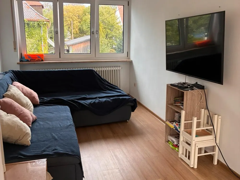 Hell renovierte 4-Zimmer-Wohnung mit großer Terrasse in Germering