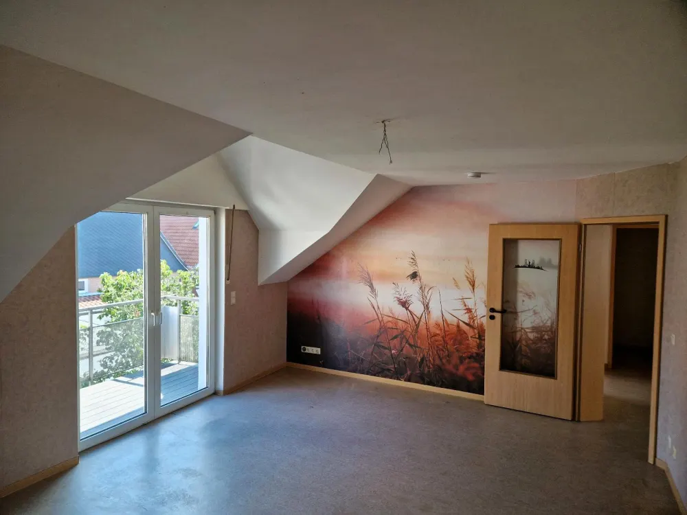 Schöne 3 Zimmer Dachgeschosswohnung mit Balkon, nur mit WBS!
