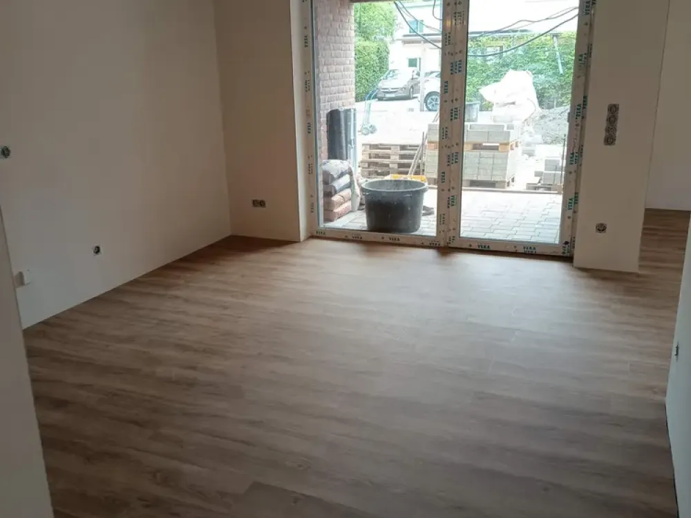 Helle und gemütliche 3-Zimmer-Wohnung mit Terrasse und Stellplatz in zentraler Lage