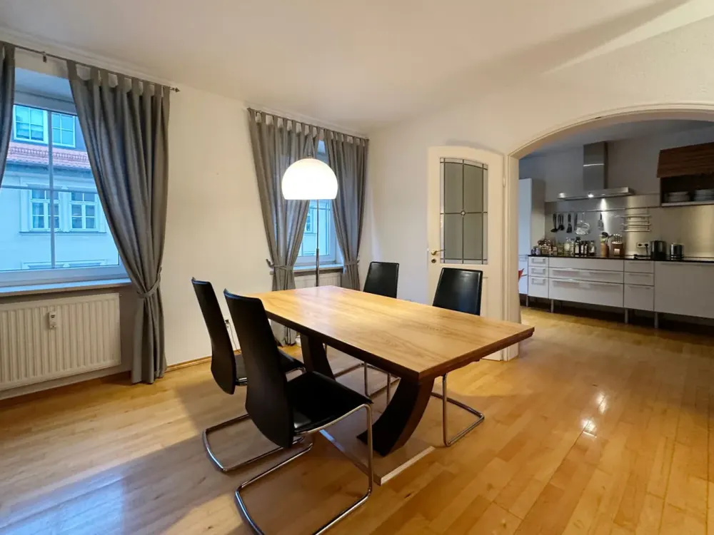 Befristet: Bestlage Altstadt! Möblierte 3-Zimmer- Wohnung am Viktualienmarkt