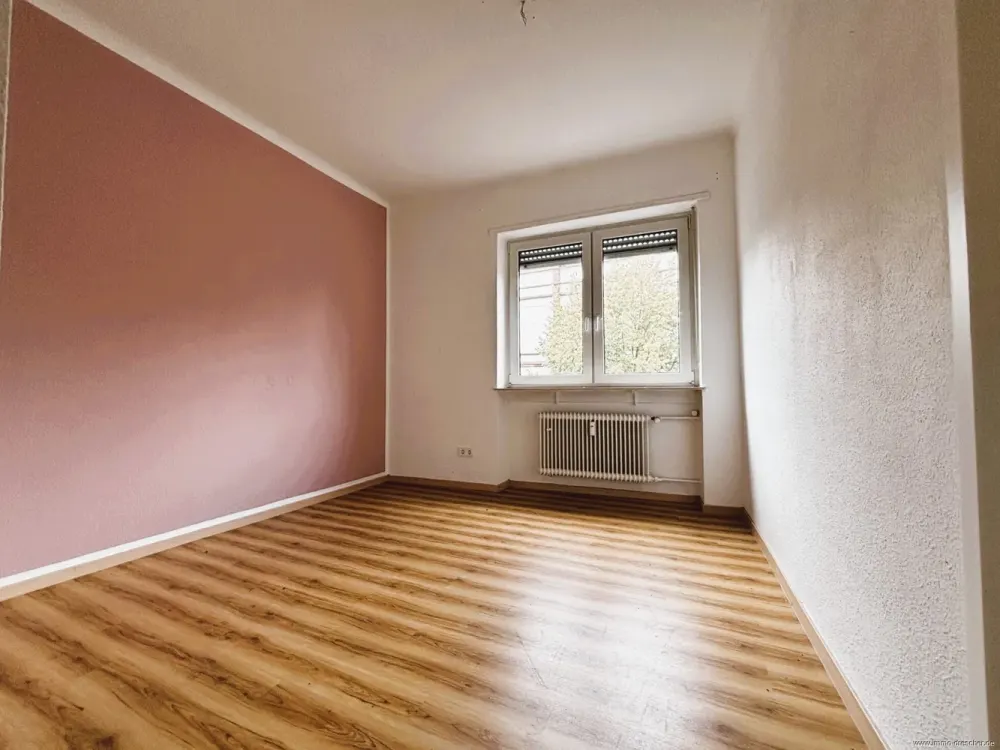 Zentrale 3 ZKB Wohnung in Saarbrücken im 1.Obergeschoss mit Aufzug.