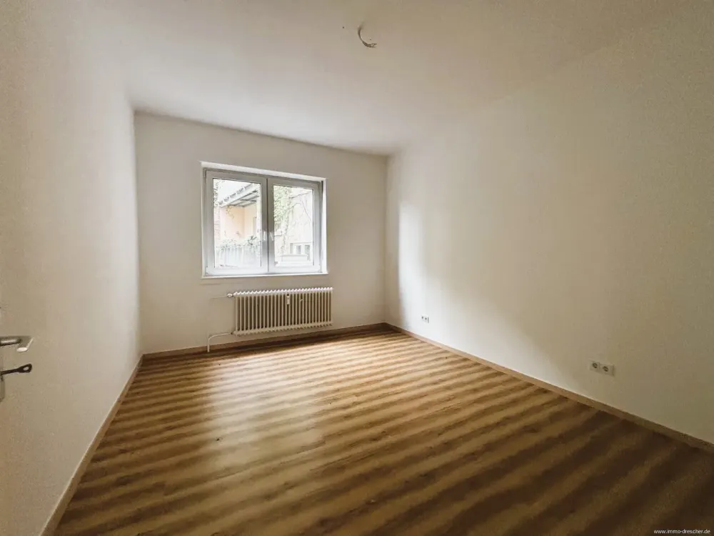 Zentrale 3 ZKB Wohnung in Saarbrücken im 1.Obergeschoss mit Aufzug.