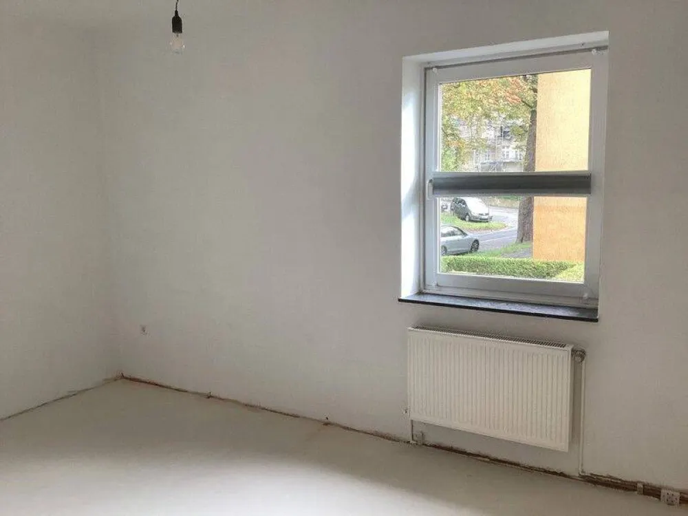 Hier lässt es sich aushalten: teilsanierte 3-Zimmer-Wohnung in Stadtlage