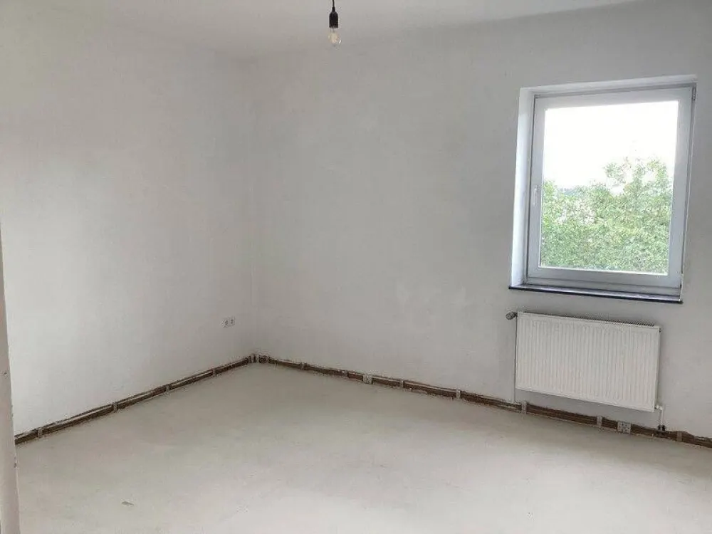 Hier lässt es sich aushalten: teilsanierte 3-Zimmer-Wohnung in Stadtlage