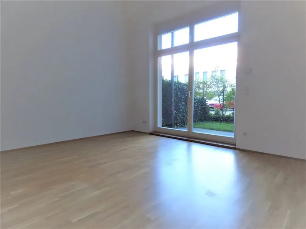 Wohnen im Denkmal: Loft-Atelier m. Terrasse | Aussenjalousien | EBK | Parkett m. FBH | Stellplatz