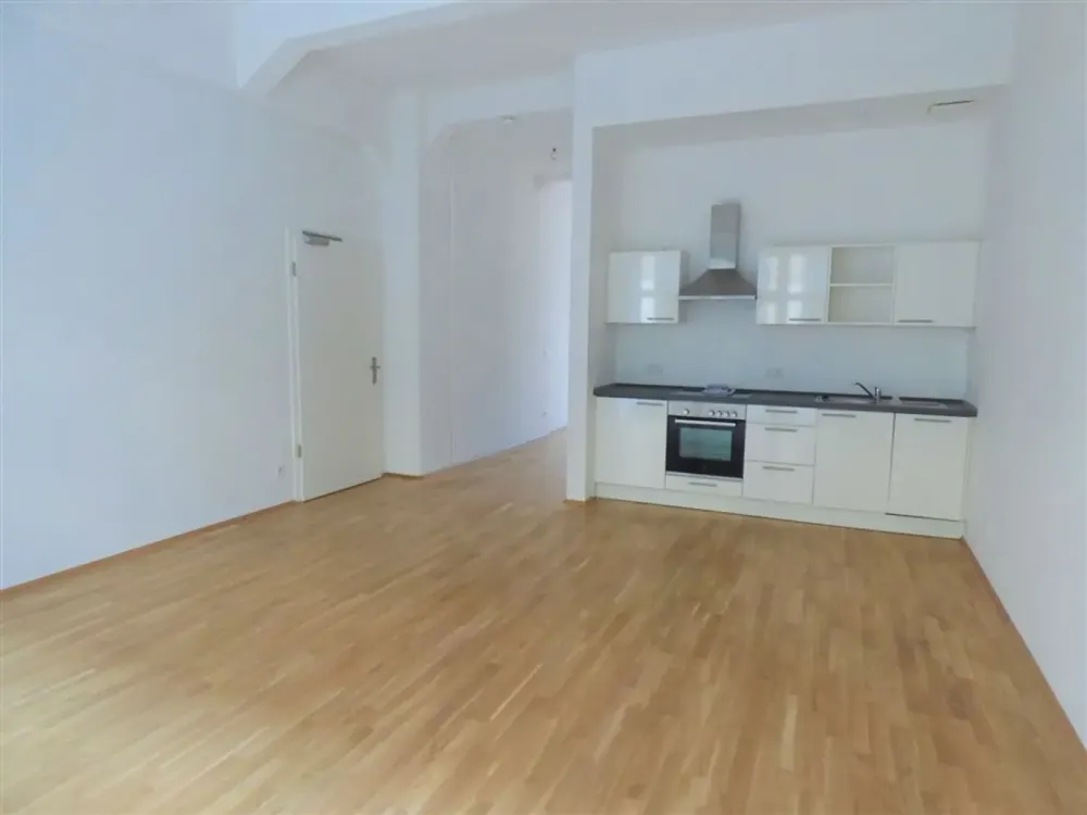 Wohnen im Denkmal: Loft-Atelier m. Terrasse | Aussenjalousien | EBK | Parkett m. FBH | Stellplatz