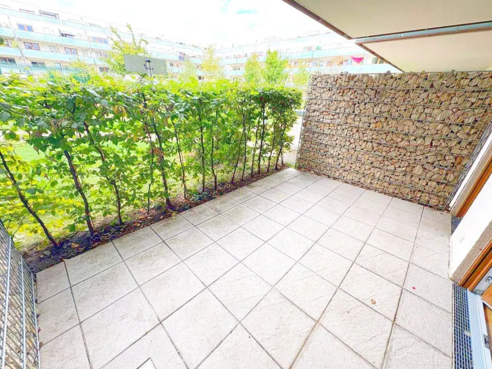 Urlaubsfeeling jeden Tag: Eleganter Neubau mit großer Terrasse