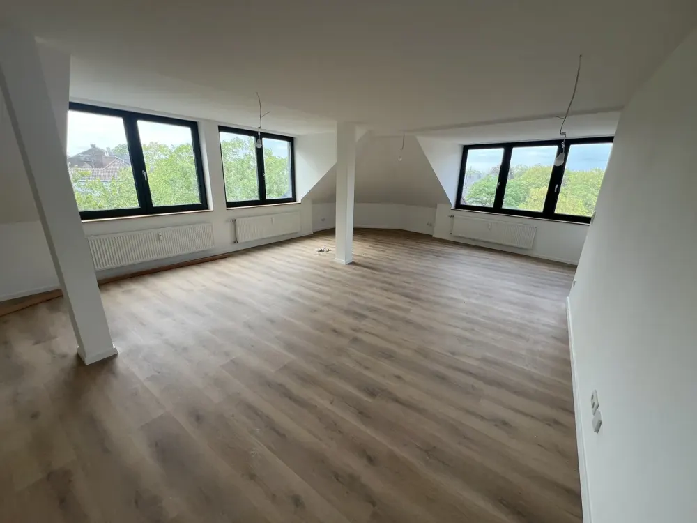 Erstbezug: Dachgeschosswohnung in Bochum Ehrenfeld