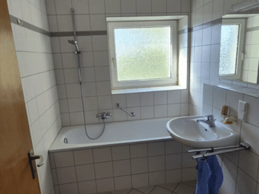 Schöne Dachgeschosswohnung im Grünen!