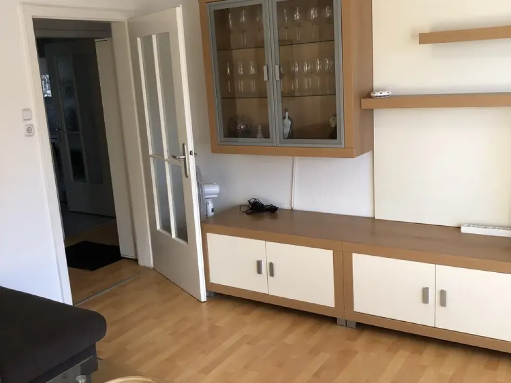 Feuerbach, 2 Zi. Wohnung ca. 55m², teilmöbliert, schöne ruhige Lage
