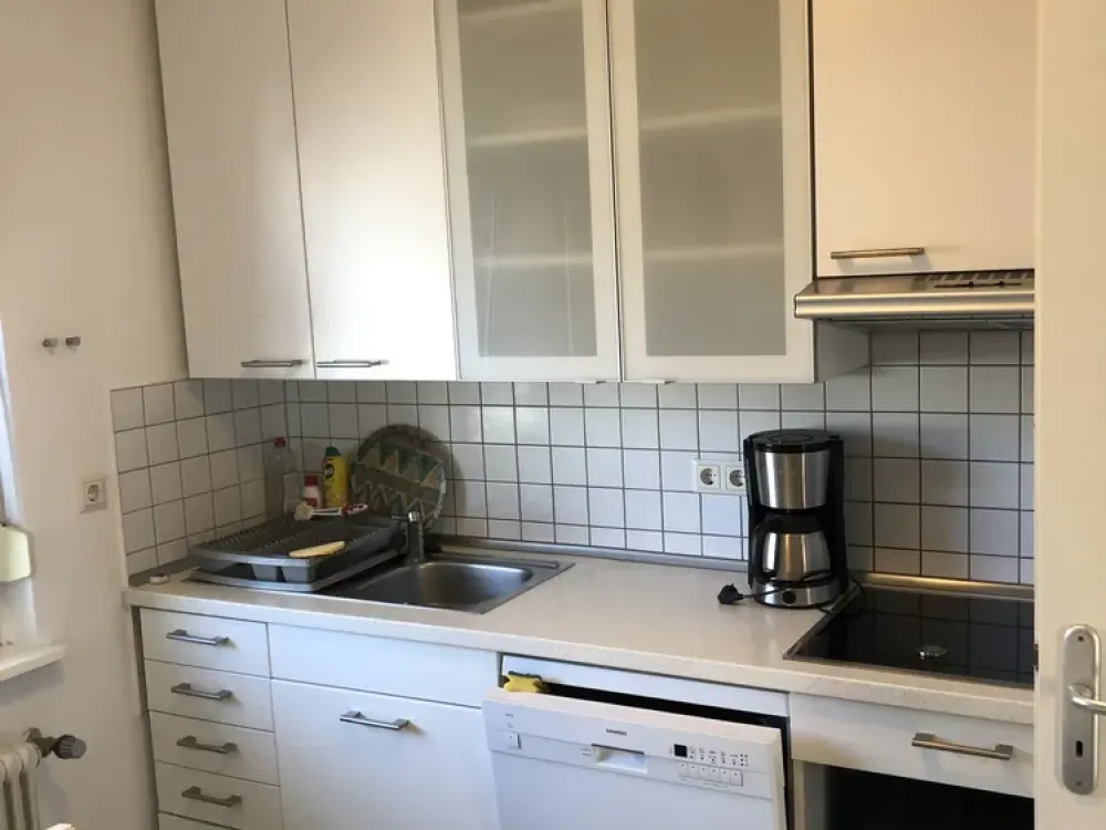 Feuerbach, 2 Zi. Wohnung ca. 55m², teilmöbliert, schöne ruhige Lage