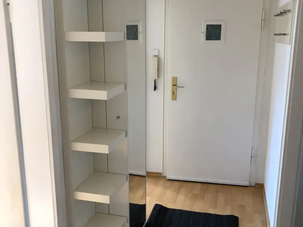 Feuerbach, 2 Zi. Wohnung ca. 55m², teilmöbliert, schöne ruhige Lage