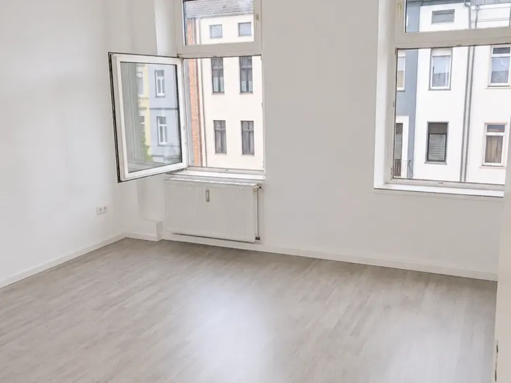 Kernsanierte 2-Zimmer-Wohnung in Krefeld, Erstbezug, auch WG-geeignet