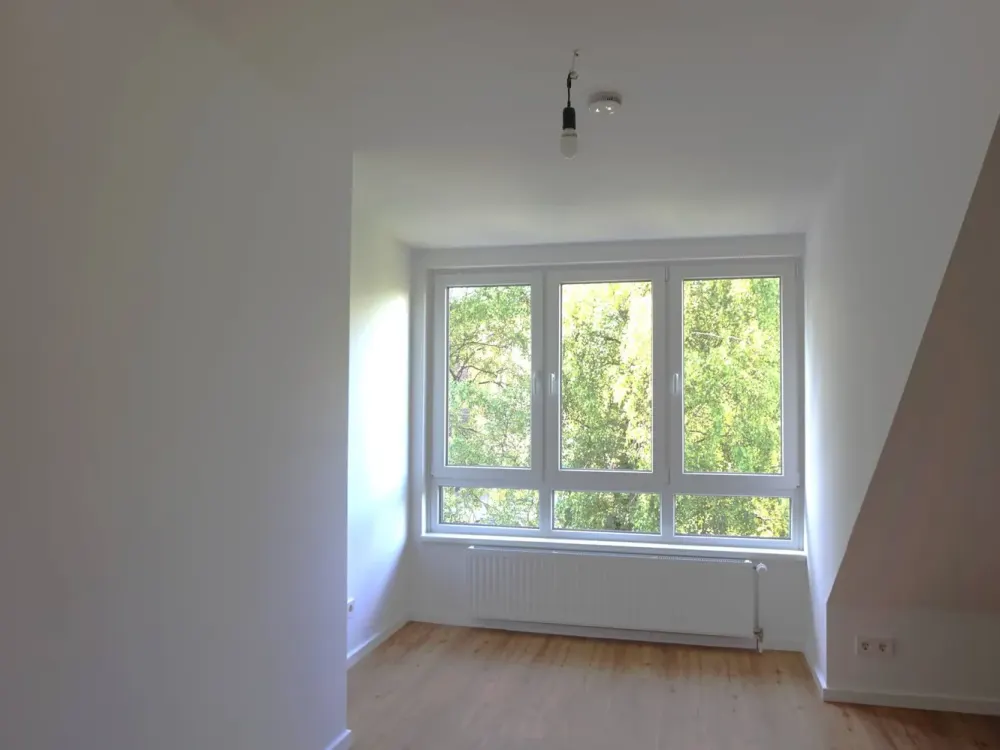 3-D-Rundgang! Neu ausgebautes DG! 2-Zi-Wohnung mit Einbauküche in Bramfeld | GLADIGAU