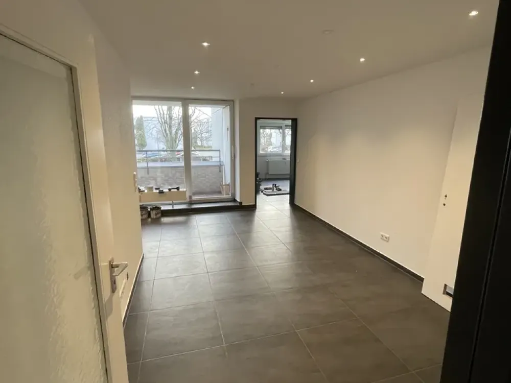 2-Zimmer Wohnung mit PKW-Stellplatz und Süd-Balkon