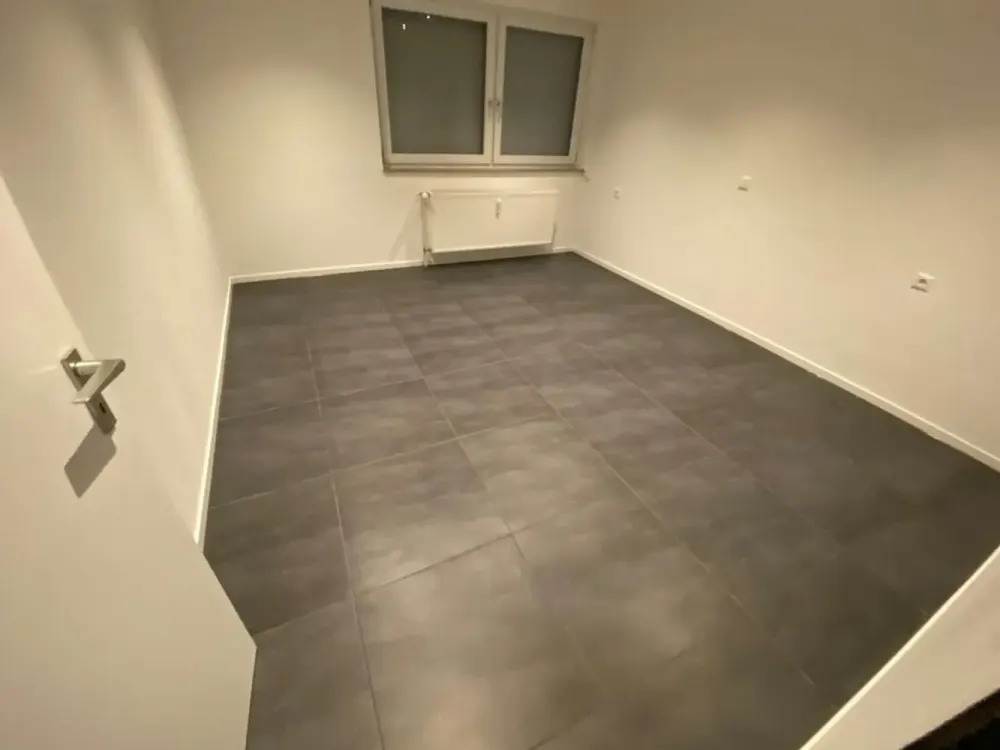 2-Zimmer Wohnung mit PKW-Stellplatz und Süd-Balkon