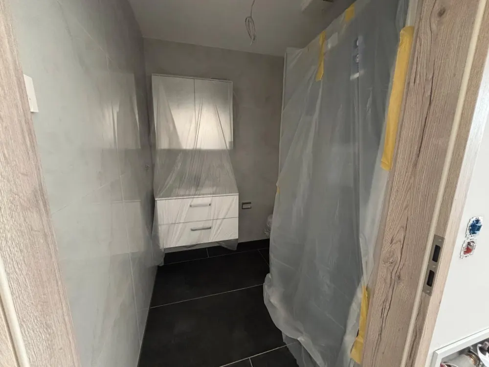 Neu sanierte und möblierte Studiowohnung in zentraler Lage