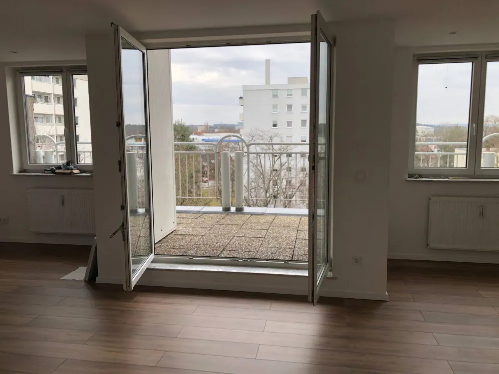 Helle Penthouse-Wohnung 2 Zimmer zur Miete