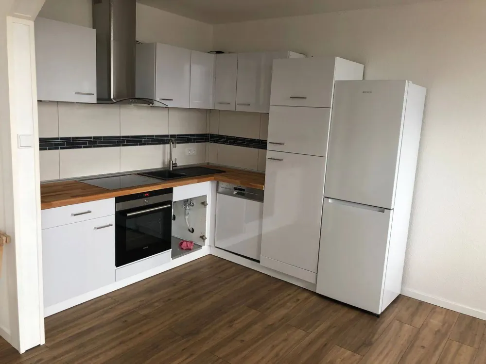 Helle Penthouse-Wohnung 2 Zimmer zur Miete